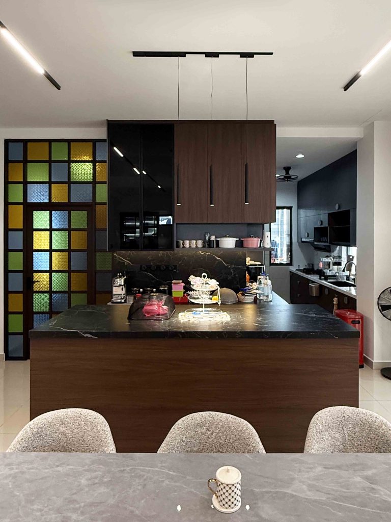 Kitchen Island at Elmina West